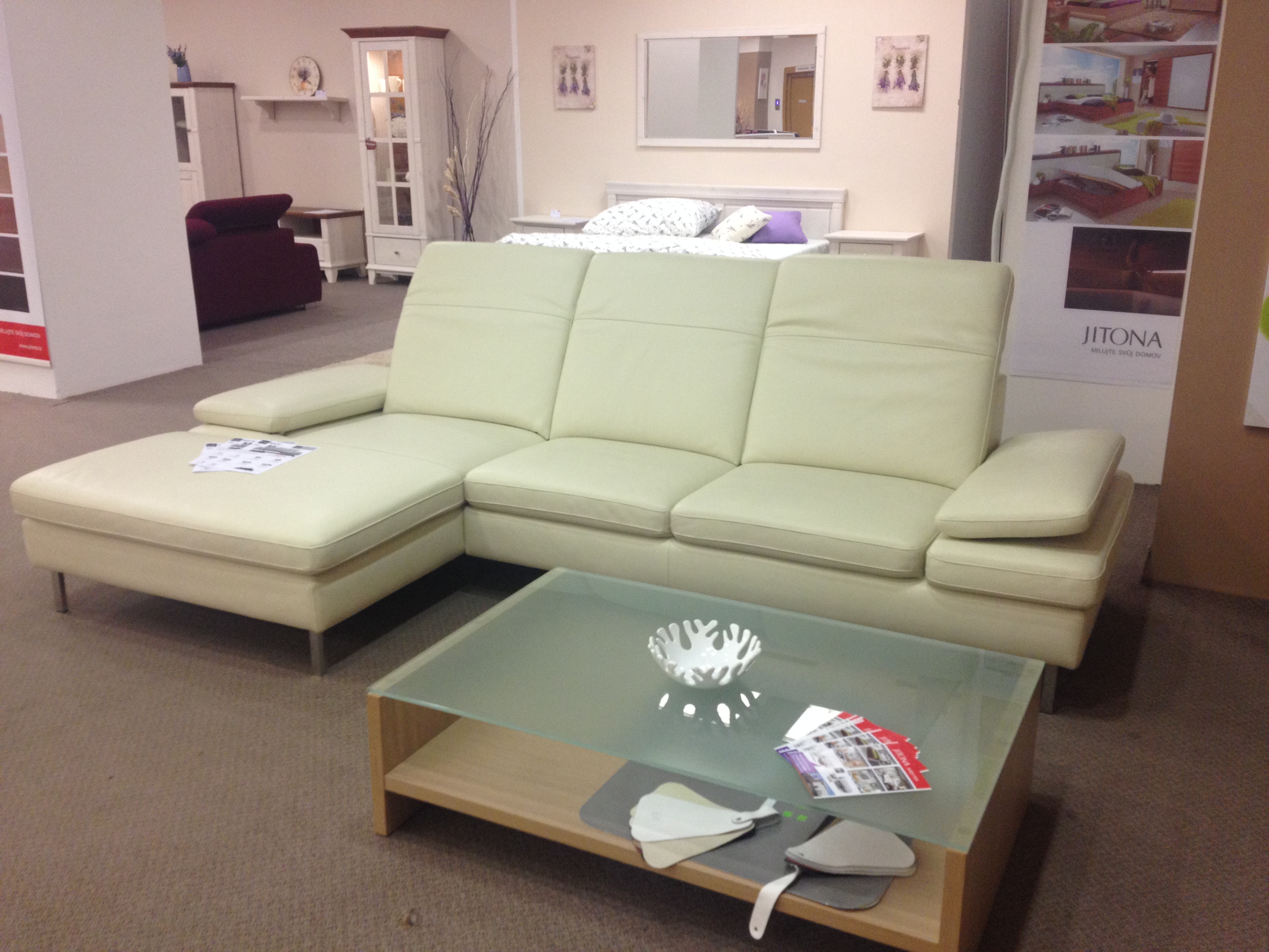 Sedací souprava Nice český výrobce Böhm Jihlava vystaveno v showroom Jitona nábytek obchodní dům DON HANY nábytek matrace Hradec Králové Sedací souprava Nice český výrobce Böhm Jihlava vystaveno v showroom Jitona nábytek obchodní dům DON HANY nábytek matrace Hradec Králové